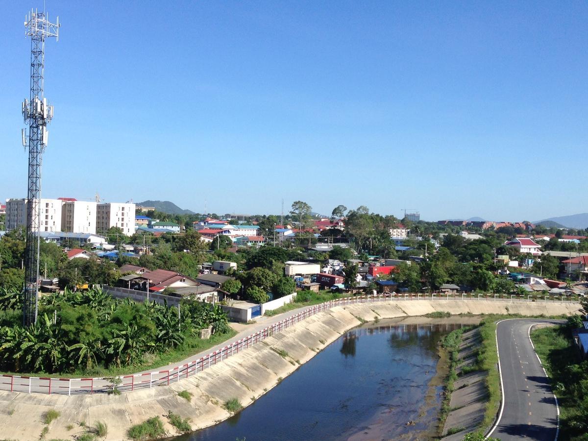Aparthotel Modernbright Laemchabang Bang Lamung Exterior foto