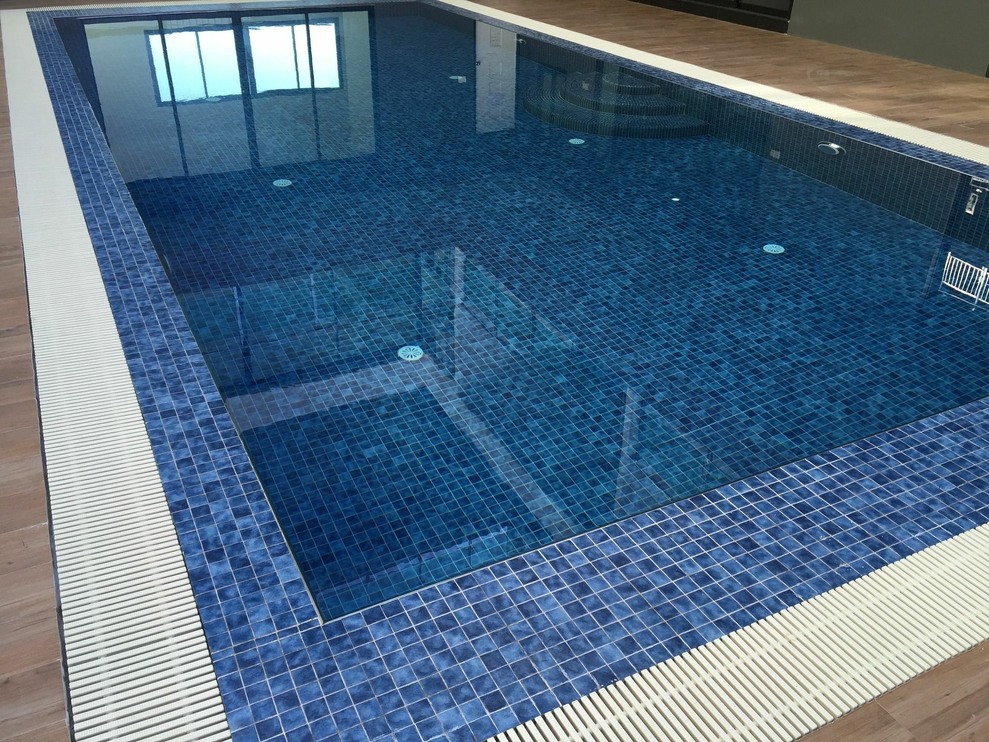 Aparthotel Modernbright Laemchabang Bang Lamung Exterior foto