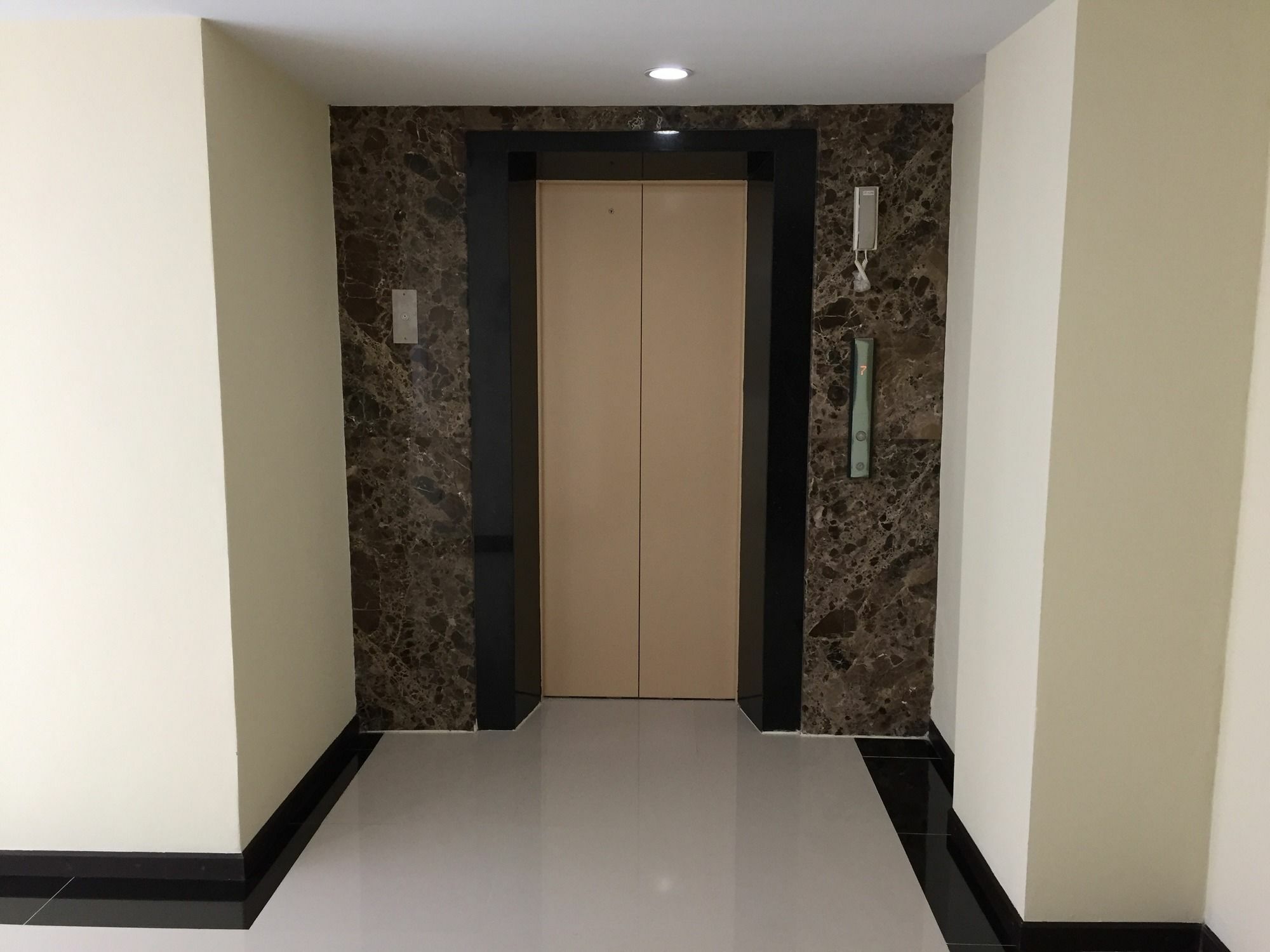 Aparthotel Modernbright Laemchabang Bang Lamung Exterior foto