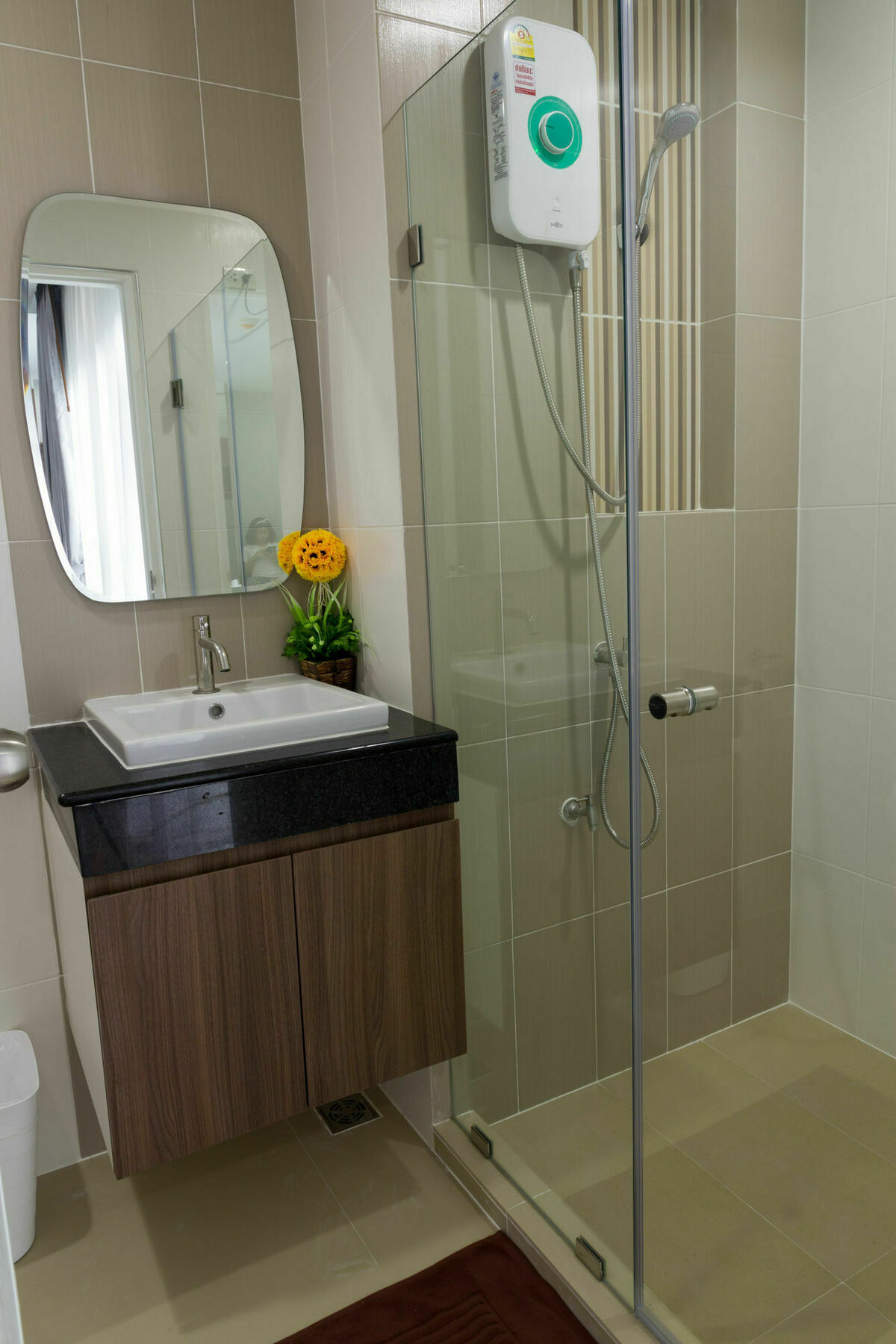 Aparthotel Modernbright Laemchabang Bang Lamung Exterior foto